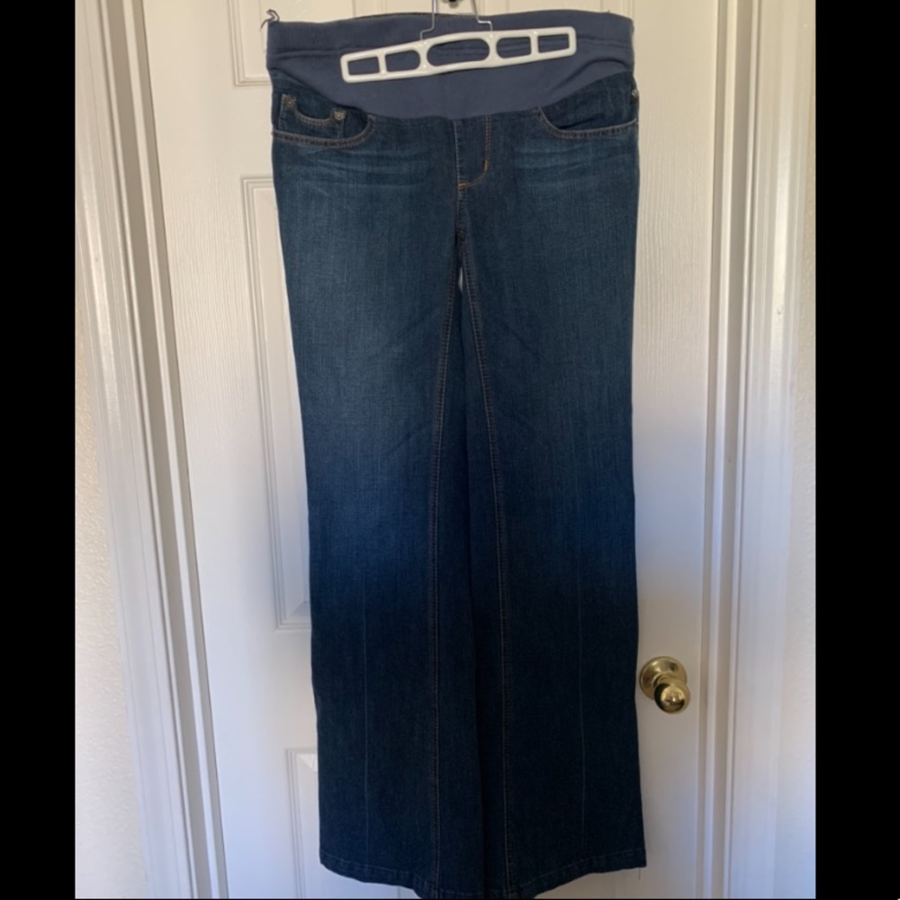 Comfy maternity jeans!
